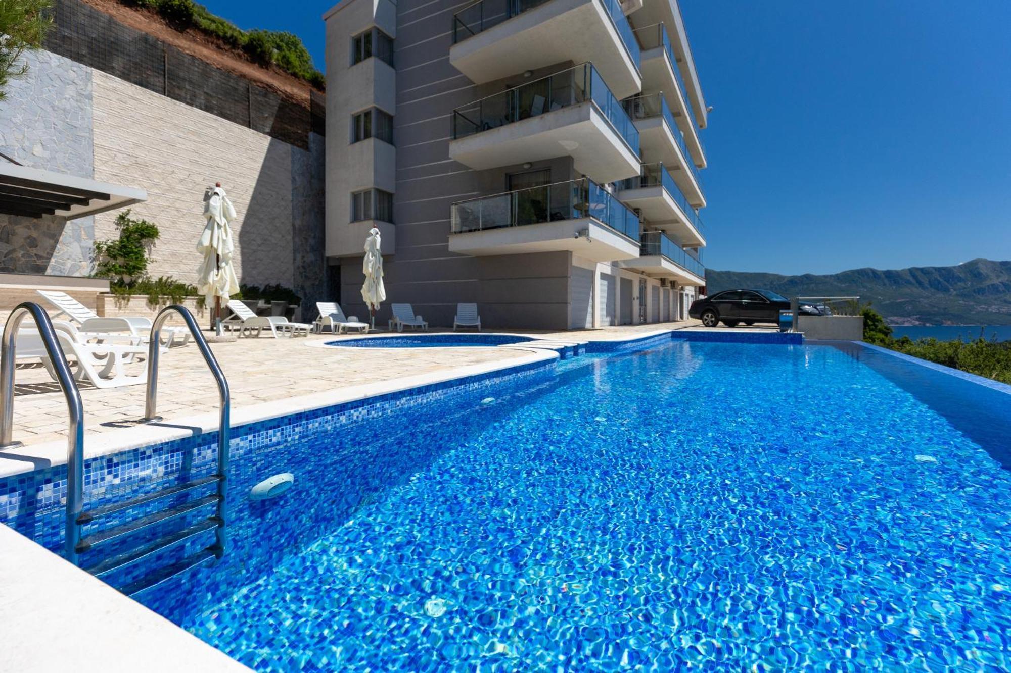 Altezza Premium Tophill View And Pool